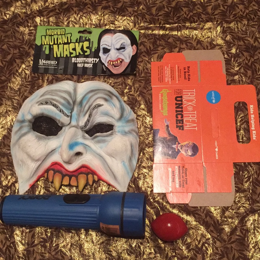 FREE 3-pc BOGO mask, flashlight & free clown nose